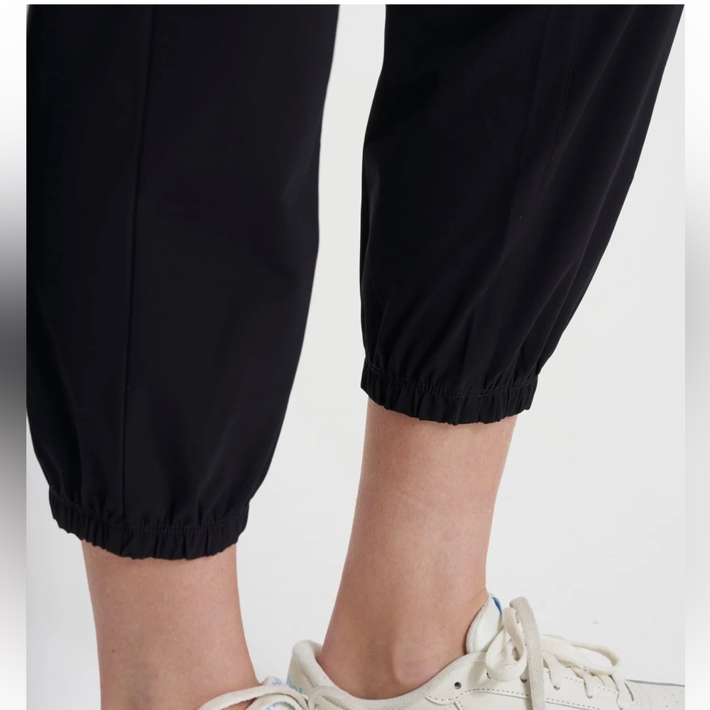 Vuori Miles Lightweight Jogger Drawcord Pockets Athleisure Athletic Casual Pant - Picture 5 of 8